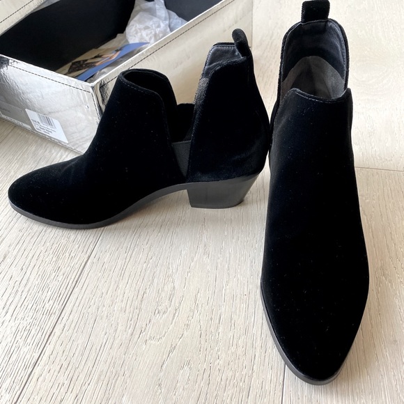 Sigerson Morrison Belin Bootie - Picture 1 of 15